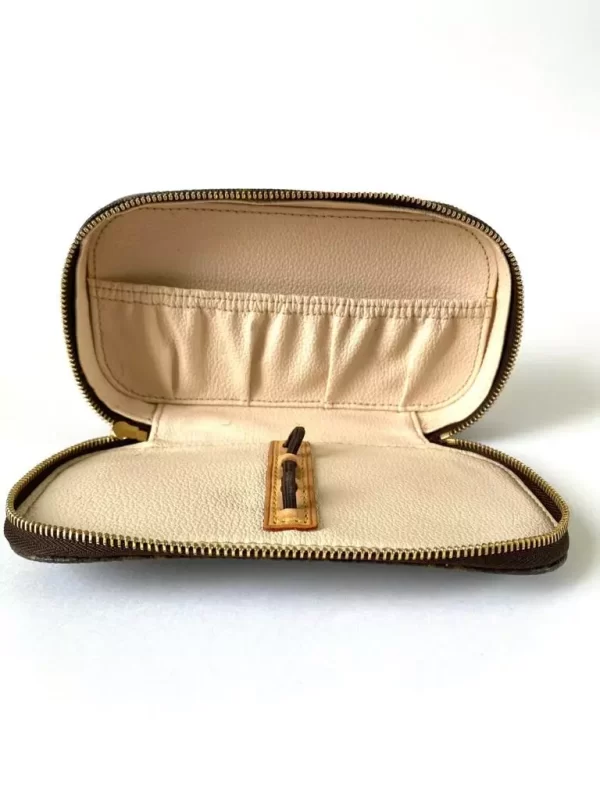 Louis Vuitton trousse cosmétique
